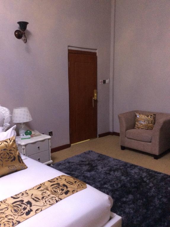 Sherbourne Hotel Kitwe Екстериор снимка